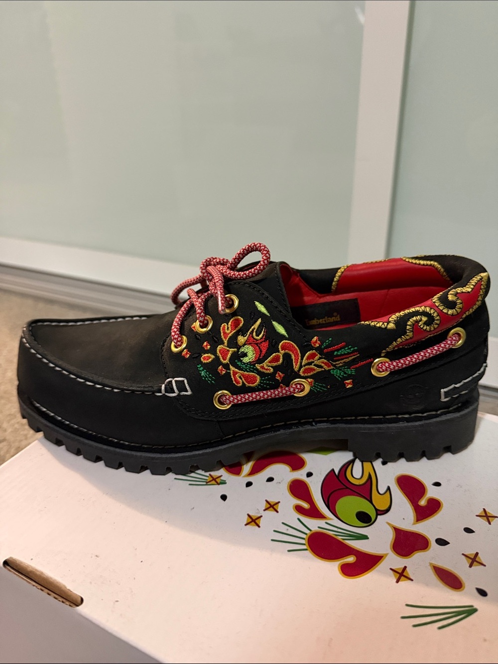 Timberland Black Women's Embroidered boat shoe Boots with Red Accents